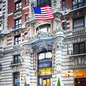 The At Fifth Avenue ホテル
